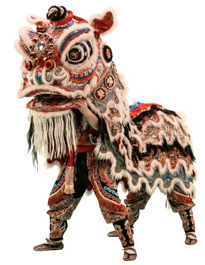 Danza tradicional del león chino con un colorido traje blanco, decorado con bordados rojos, azules y dorados.